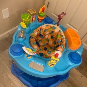 Kids standing up toy sit in